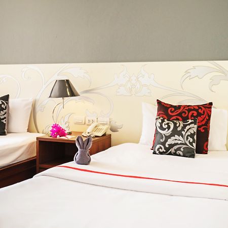 Grand Jomtien Palace Hotel - Sha Extra Plus Exterior photo