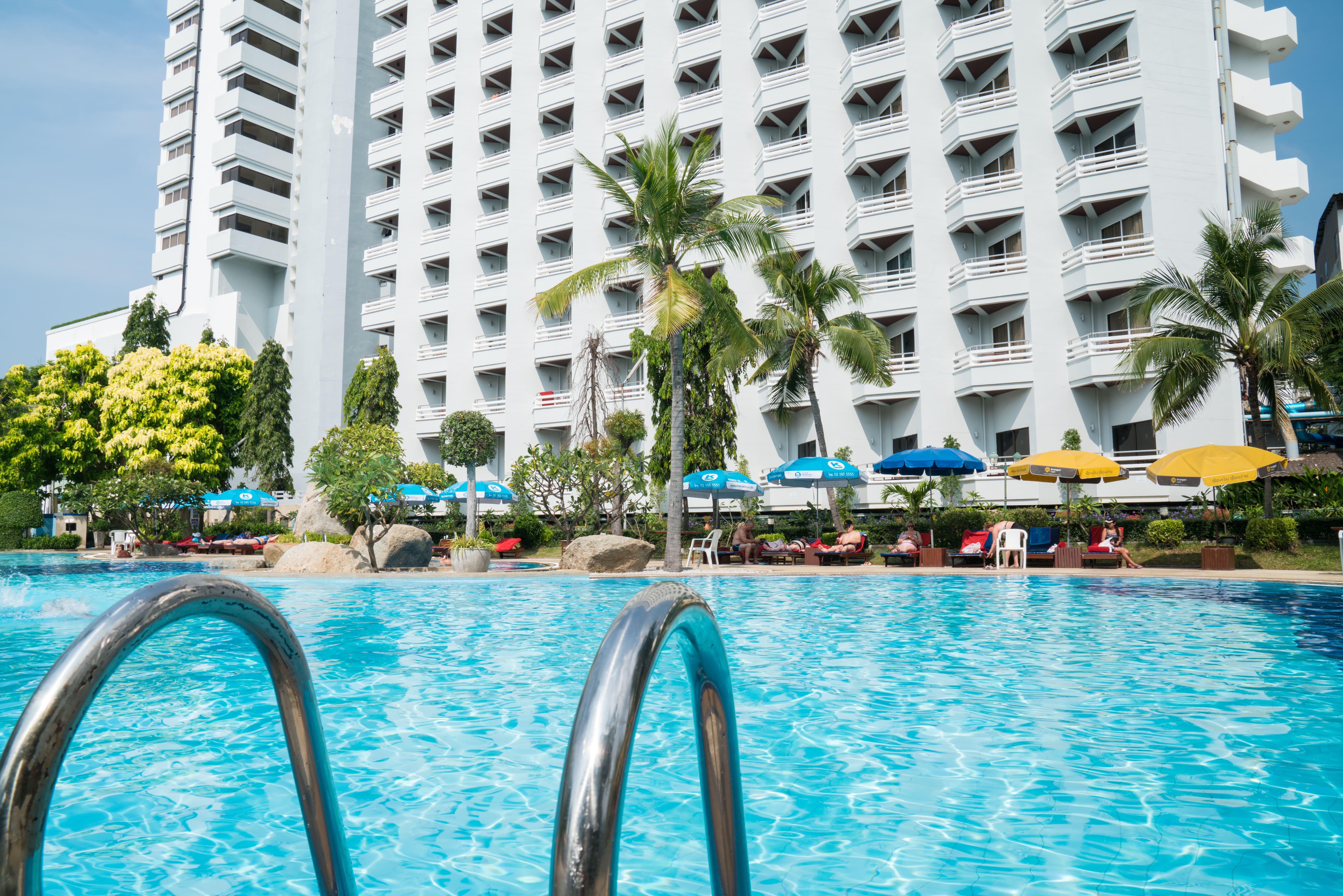 Grand Jomtien Palace Hotel - Sha Extra Plus Exterior photo
