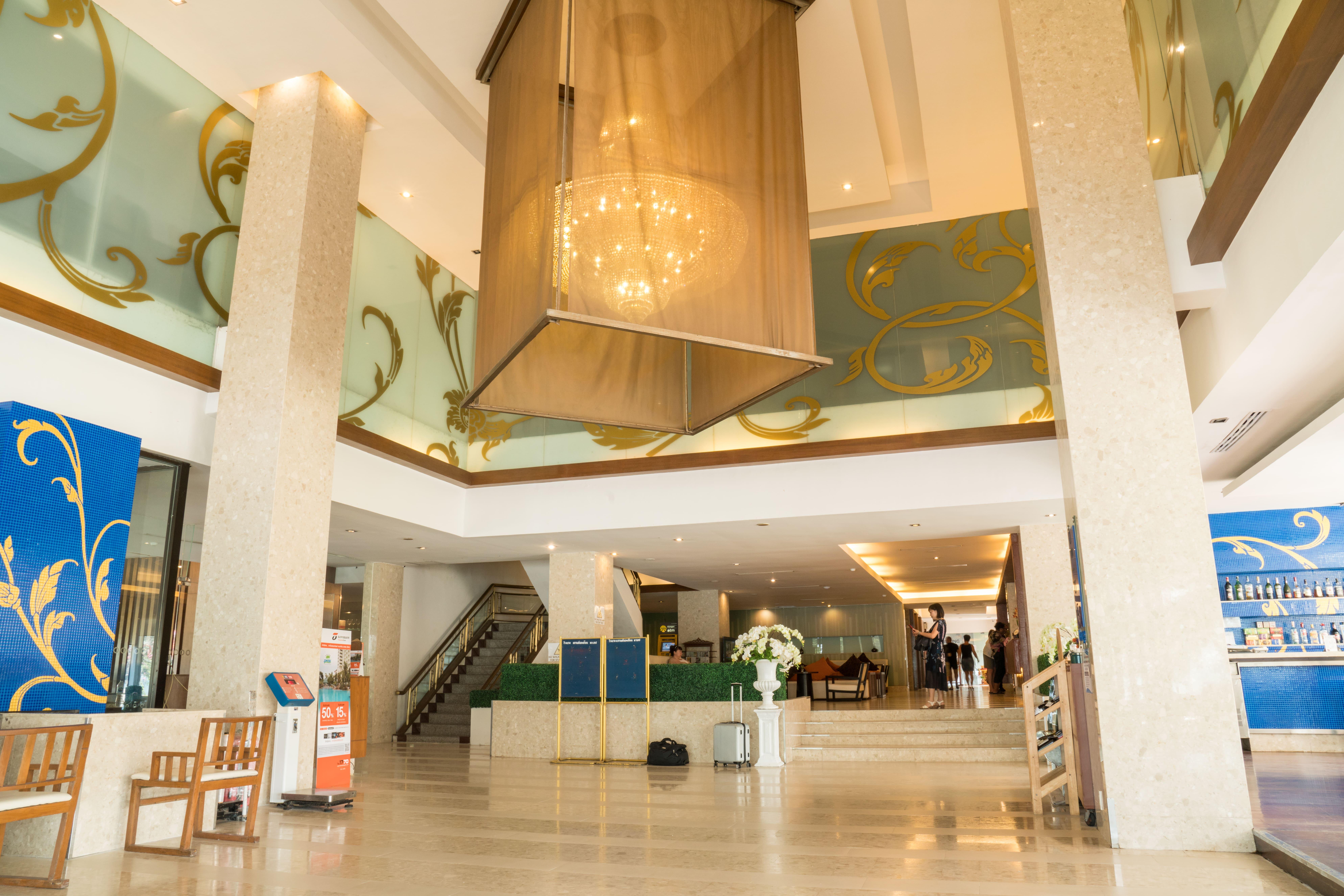 Grand Jomtien Palace Hotel - Sha Extra Plus Exterior photo