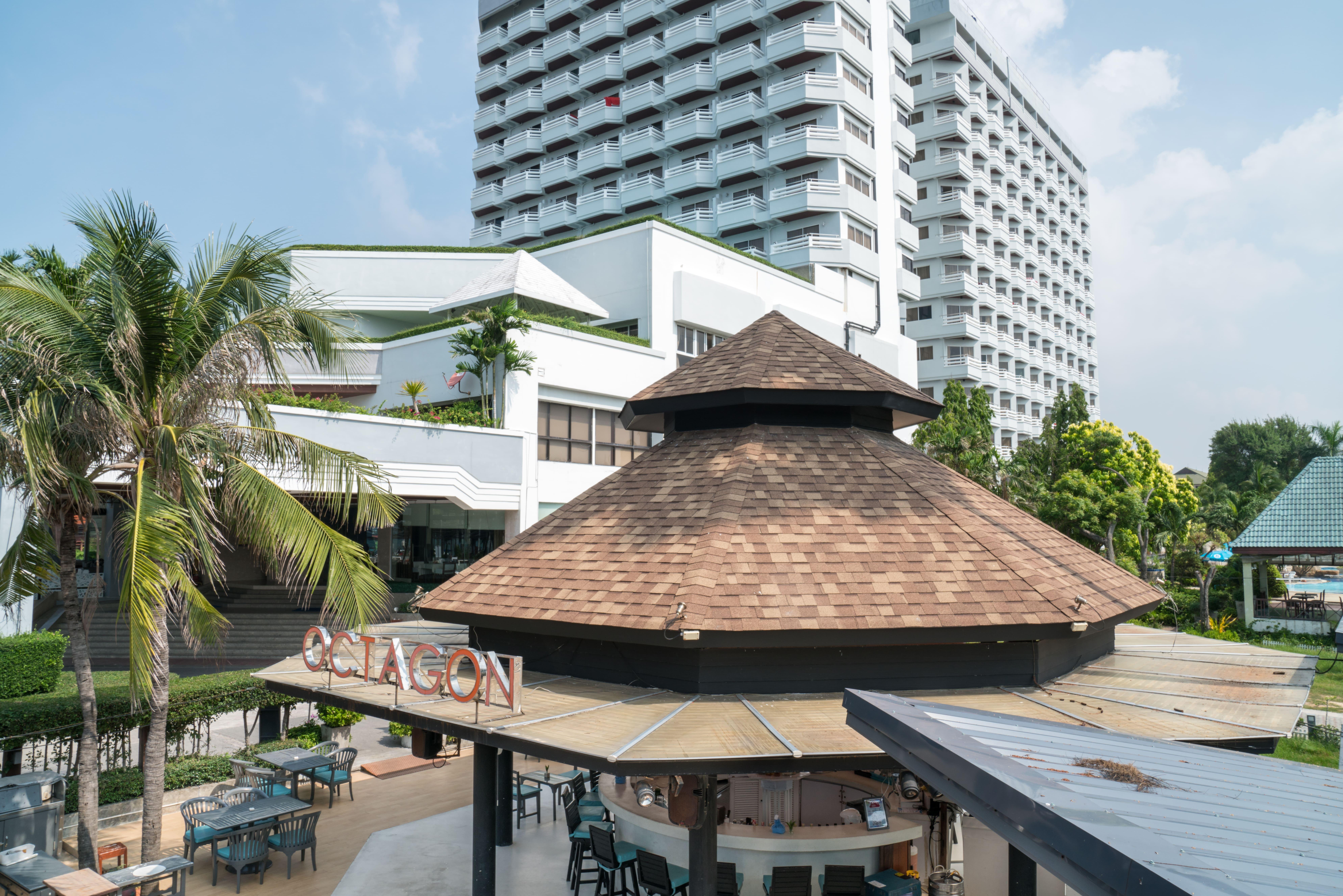 Grand Jomtien Palace Hotel - Sha Extra Plus Exterior photo