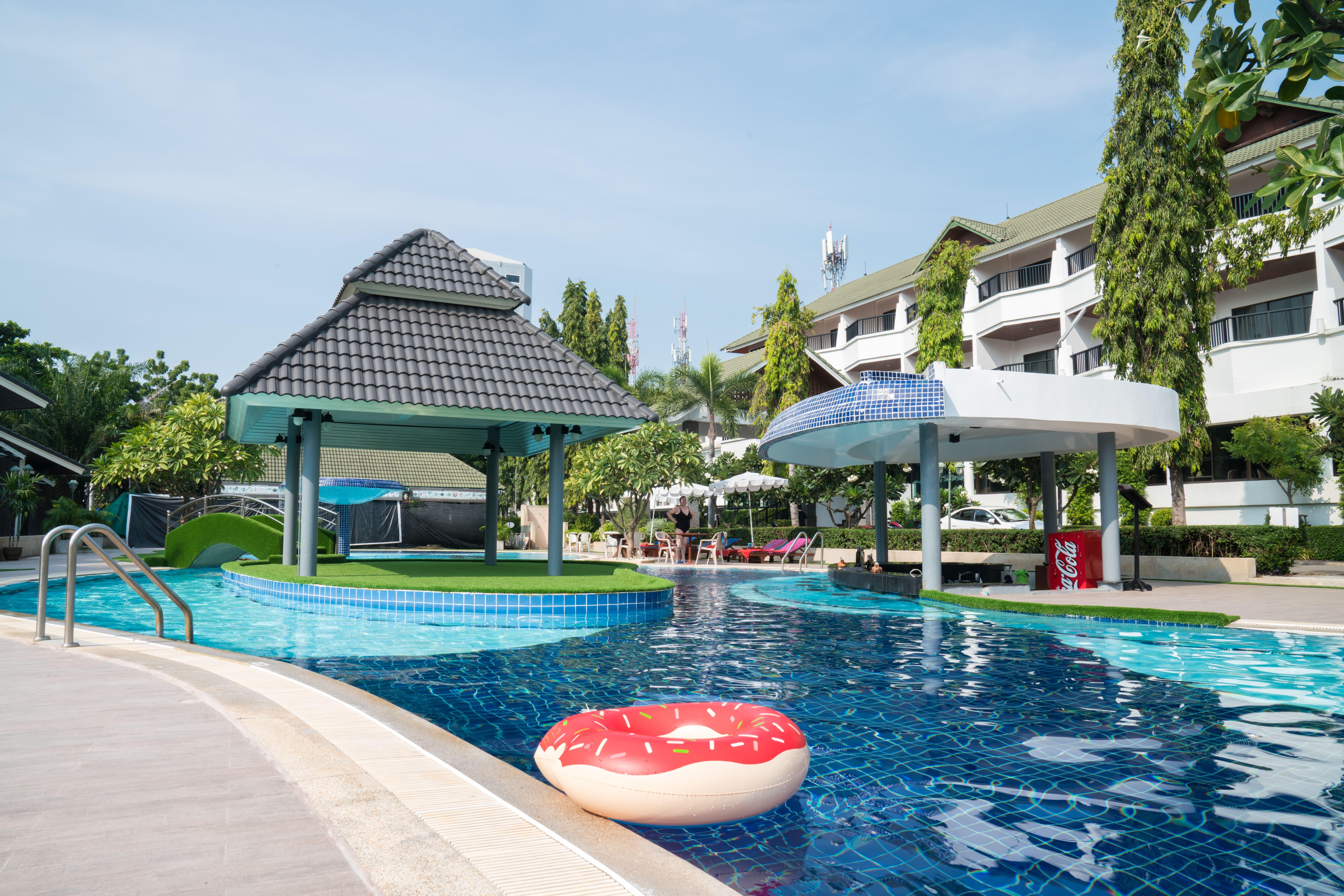 Grand Jomtien Palace Hotel - Sha Extra Plus Exterior photo
