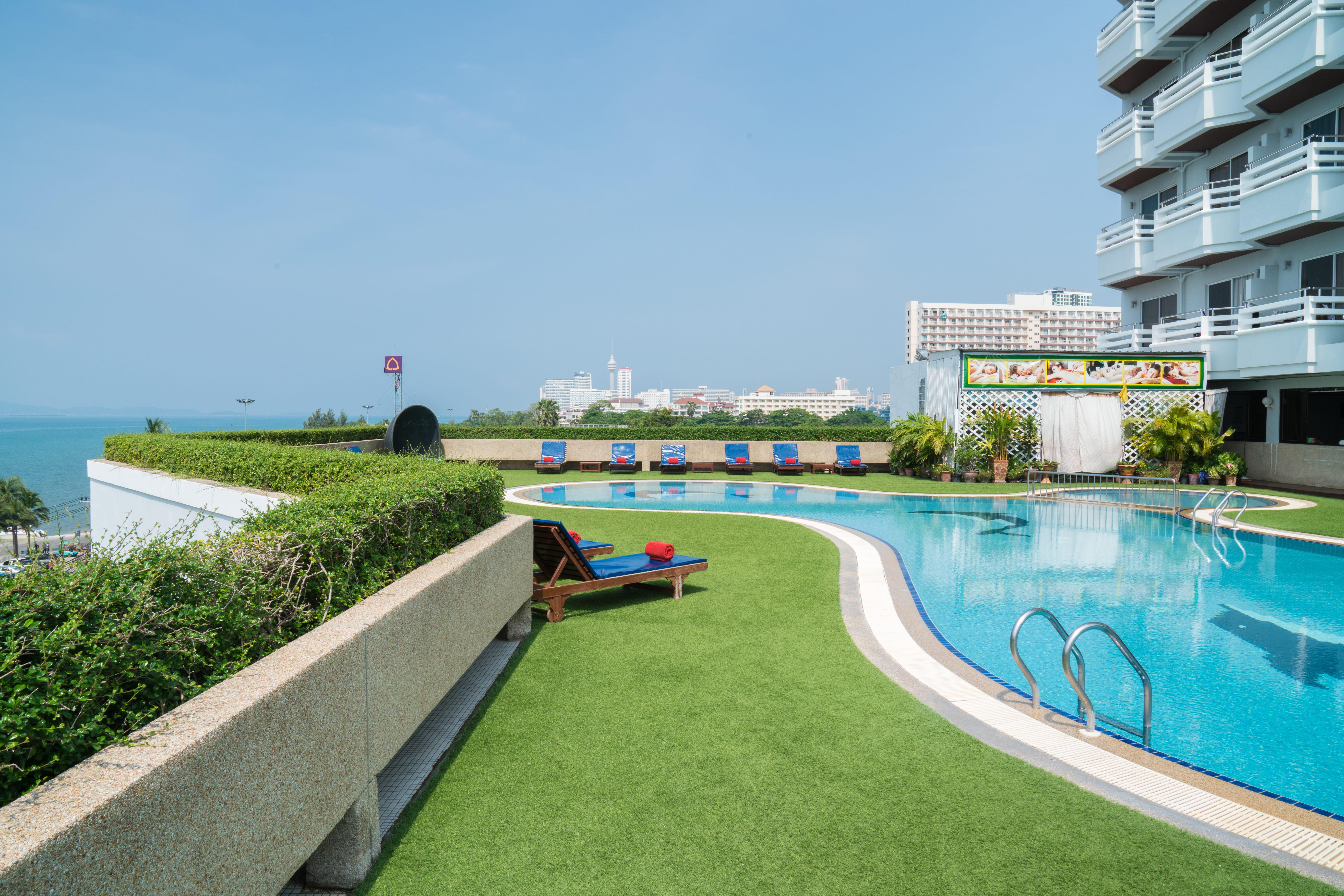 Grand Jomtien Palace Hotel - Sha Extra Plus Exterior photo