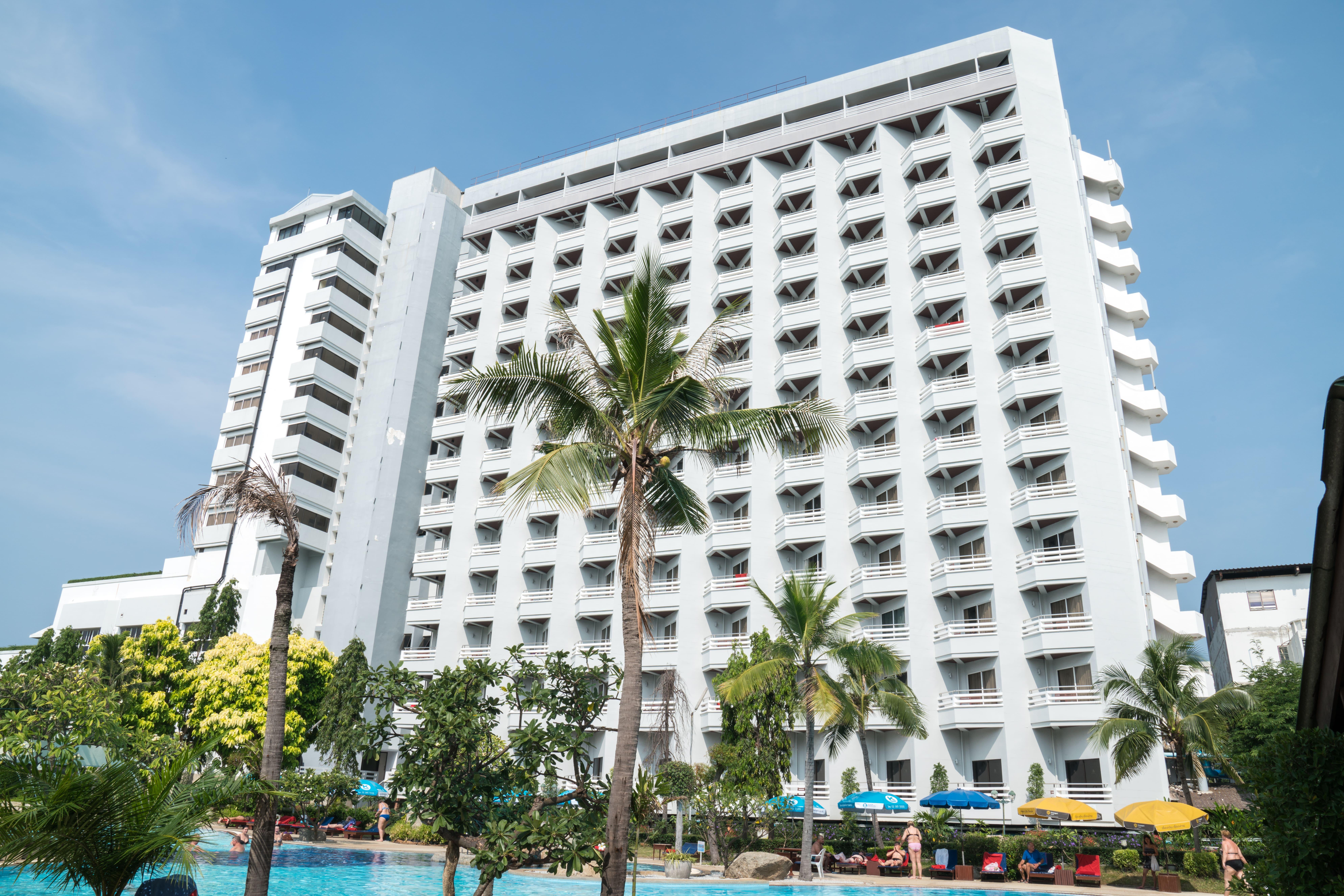 Grand Jomtien Palace Hotel - Sha Extra Plus Exterior photo