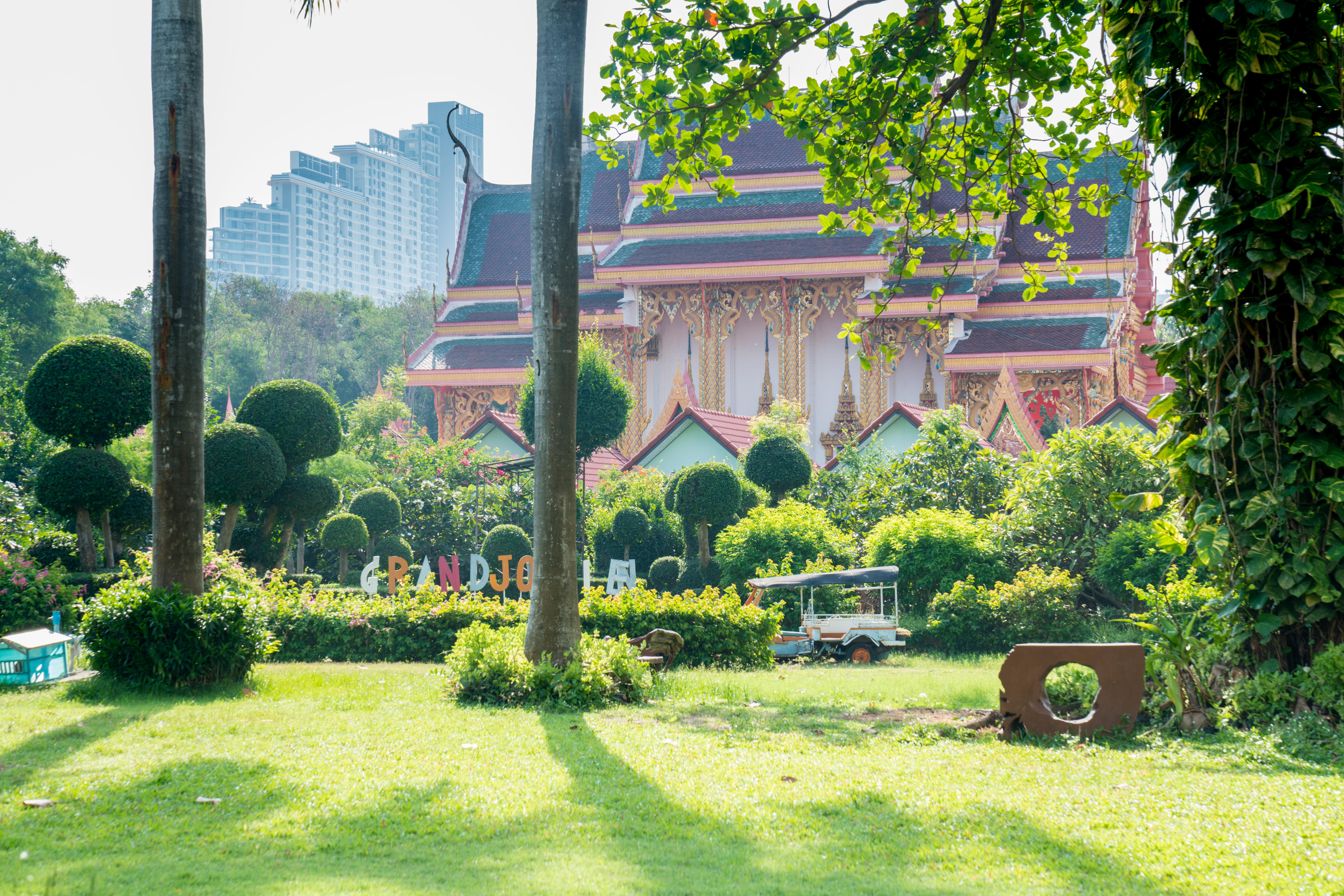 Grand Jomtien Palace Hotel - Sha Extra Plus Exterior photo