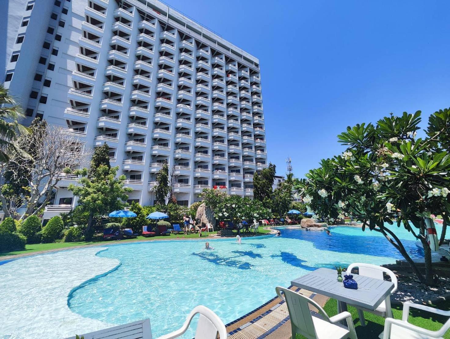 Grand Jomtien Palace Hotel - Sha Extra Plus Exterior photo