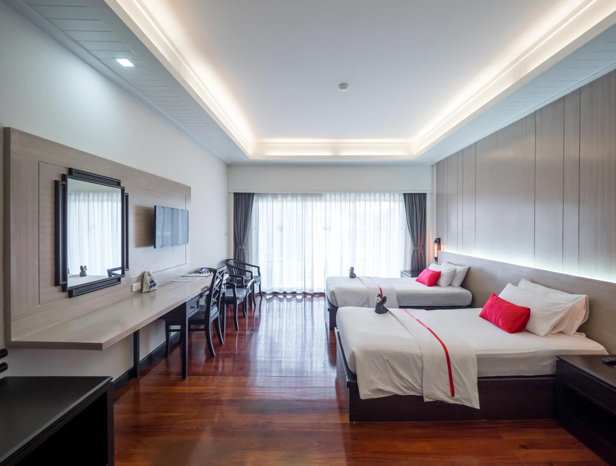 Grand Jomtien Palace Hotel - Sha Extra Plus Exterior photo